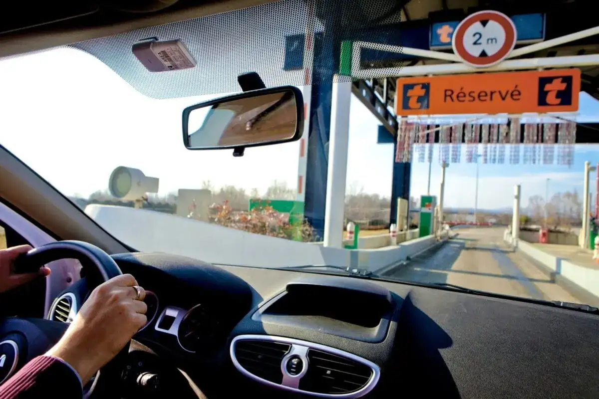 Télépéage sur autoroute - fonctionnement, coûts et erreurs à éviter